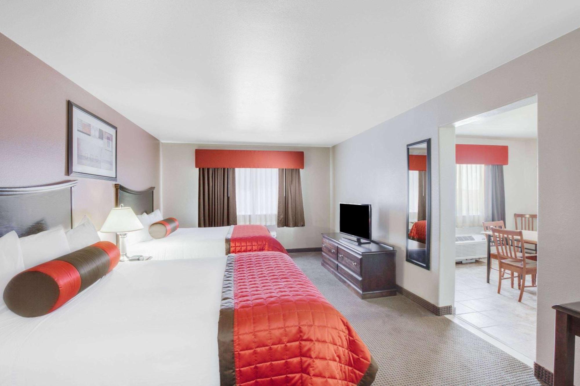 Baymont By Wyndham Wheeler Hotel Bagian luar foto